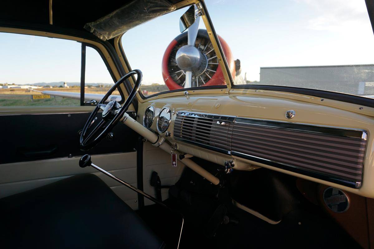 1952 Chevrolet Suburban Dash